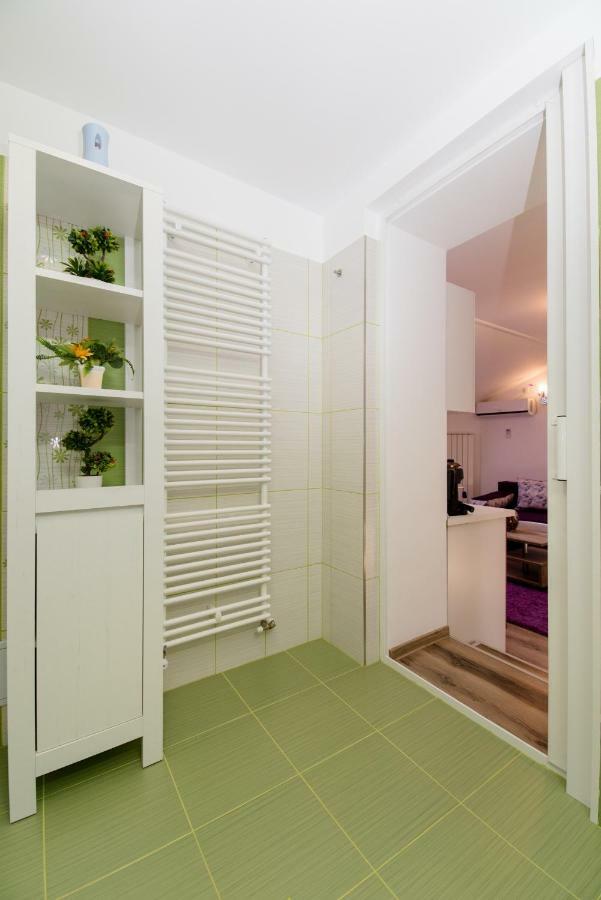 Queen Holiday Apartment Bucarest Exterior foto